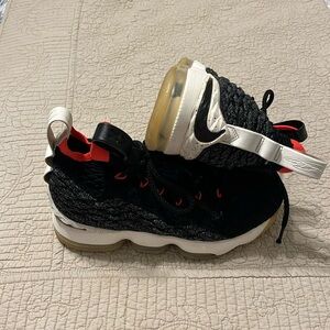 Youth5.5 Nike LeBron 15 XY Bright Crimson & Black High Graffiti Shoes